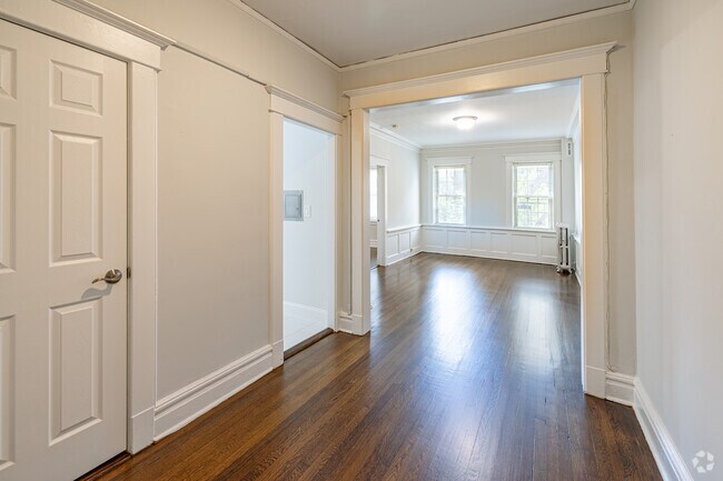 1BR, 1BA w/Dining Area - 671SF - Dining Area