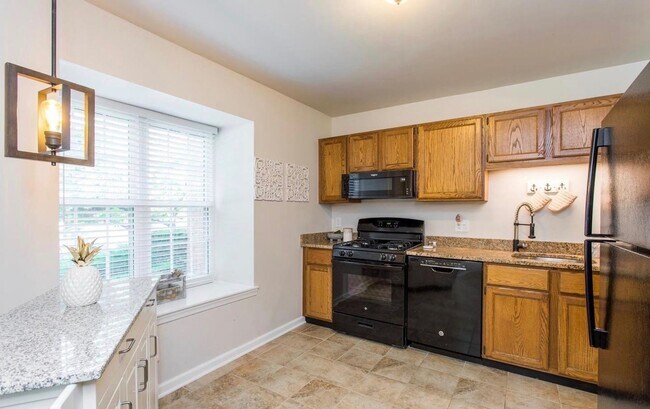 Photo - Beautiful updated 3-bedroom 1.5 bath townh...