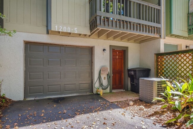 Photo - Townhome with Garage Near the Parkway