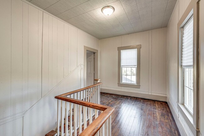 Photo - 1221 W 2nd Ave