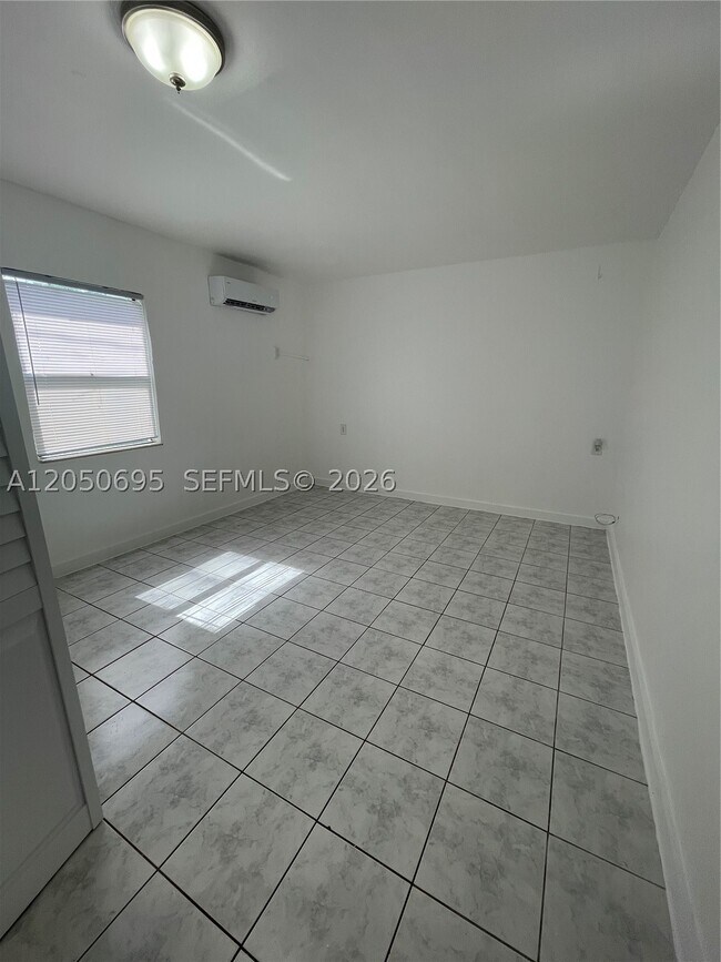 1567 NE 110th St Unit C