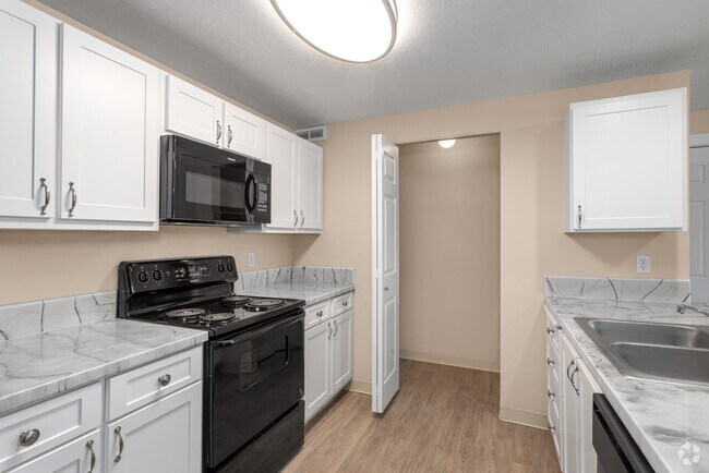 1BR, 1BA - 719SF