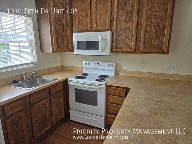 Photo - 1010 Seth Dr