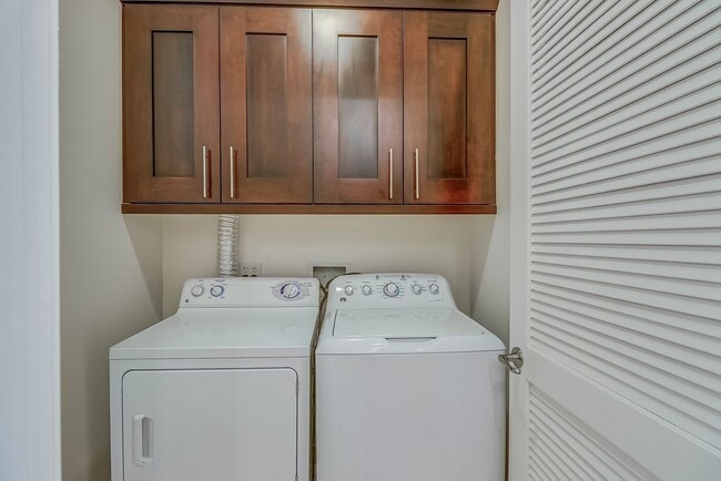 Axis 2300 Apartments