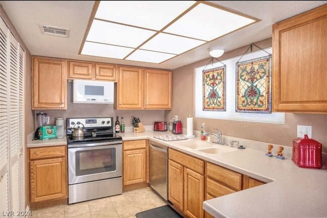 Photo - Fully furnished!