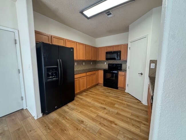 Photo - Presidio 3 Bed!