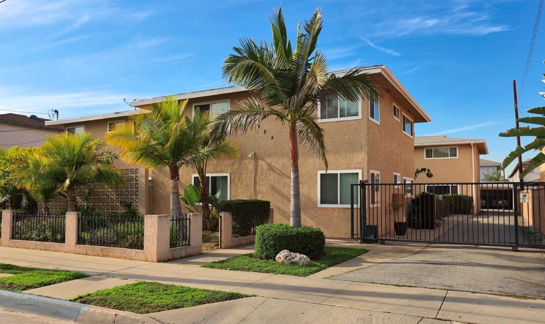 Photo - 925 Carob Way Apartments