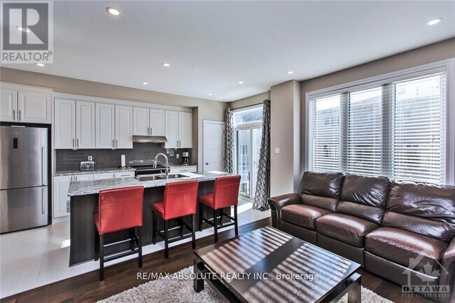 Photo - 2500 Waterlilly Way