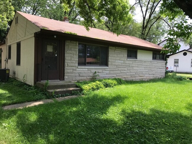 Building Photo - Perry Twp - 3 Bedroom ranch