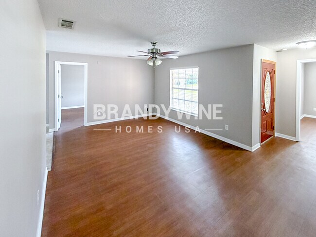 Photo - 215 Shore Rd