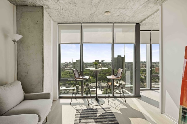 Building Photo - 2221 S Wabash Ave Rental