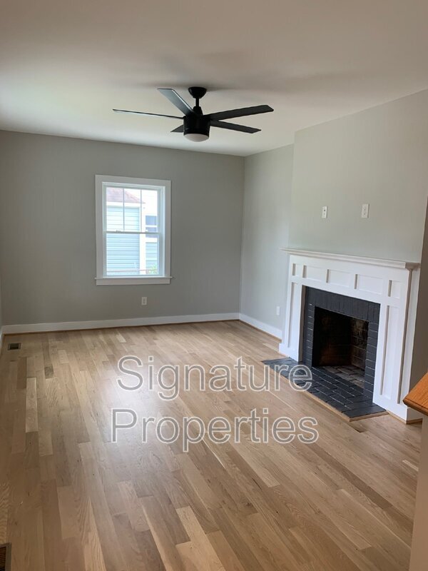 Photo - 6112 Ellis Ave