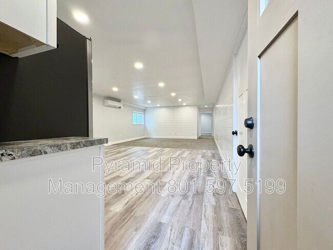 Photo - 3448 Wally Wy