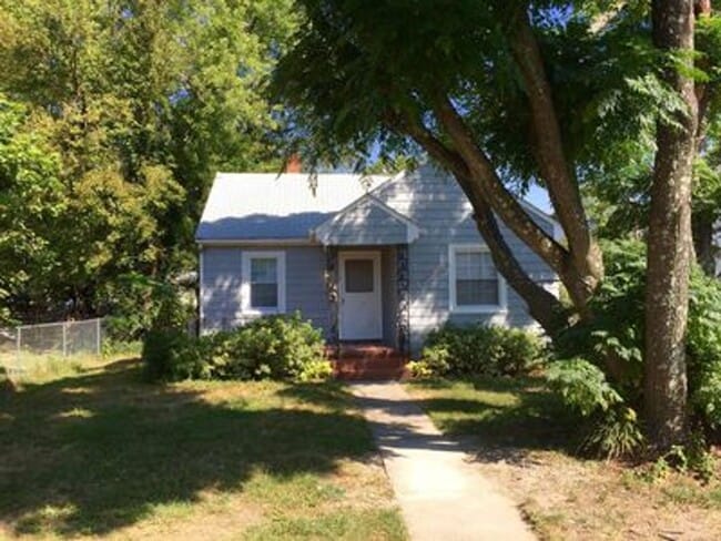 Photo - 2210 Shirleydale Ave