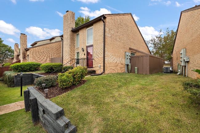 Photo - 27 Park Crest Pl