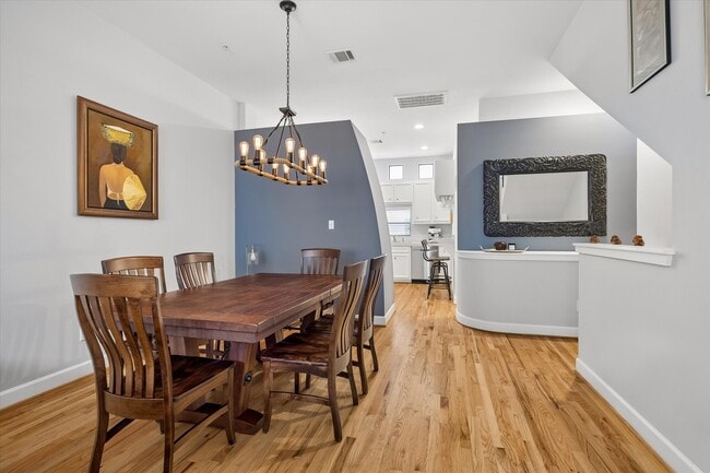 Photo - 8715 Meadowcroft Dr Unidad 1102