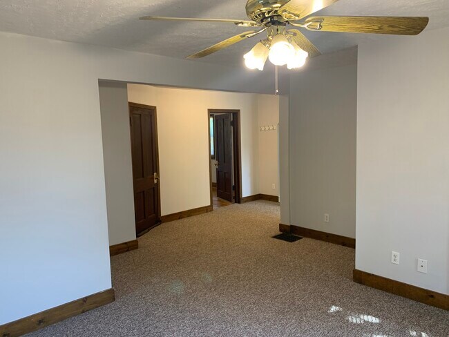 Photo - 805 E Monroe St Unit Apartment B