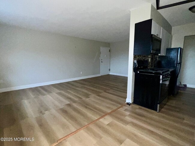 Building Photo - 12 Manchester Ct Unit H