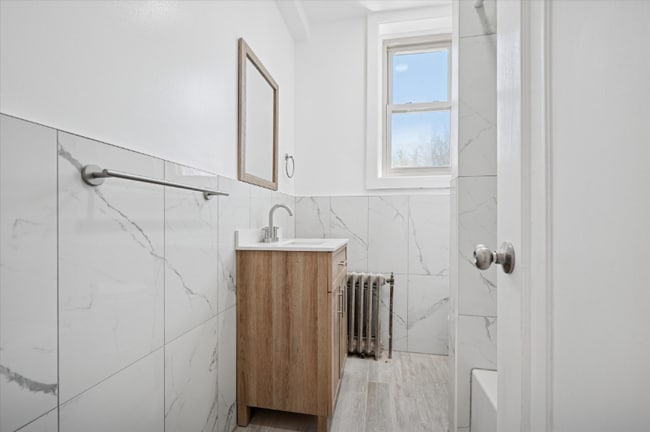 Photo - 6202 Wayne Ave Unidad B101