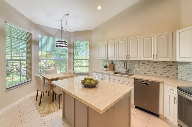 Photo - 2400 E Aragon Blvd