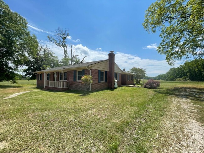 Building Photo - Large Furnished Rancher that Includes Lawn...