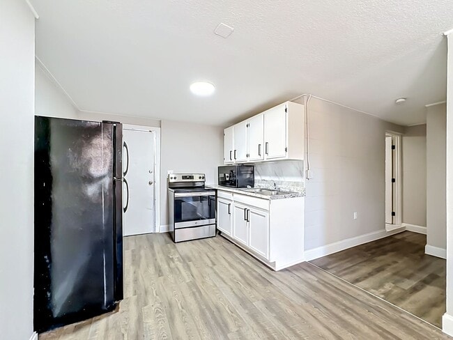 Photo - 702 21st Ave W Unit B