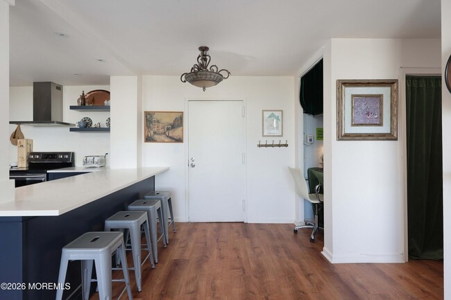 Building Photo - 1 Scenic Dr Unit 1002