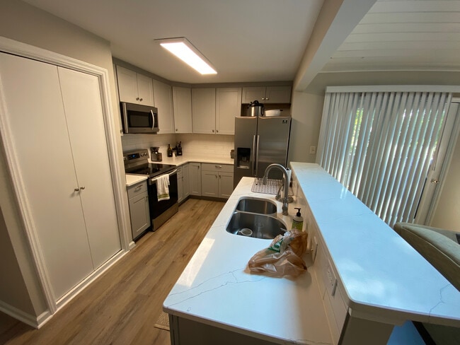 Room in House on Old Farm Rd