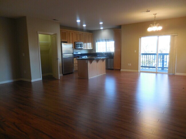 Photo - 1050 SW 170th Ave