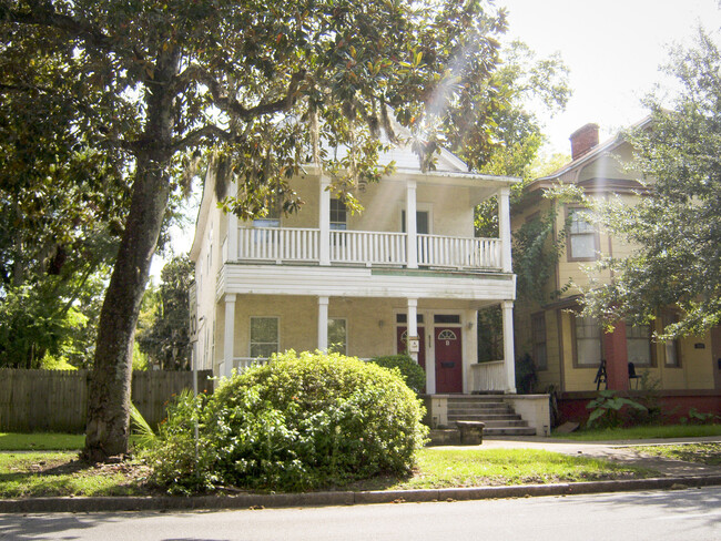 Building Photo - 825 E Henry St Unit B Rental