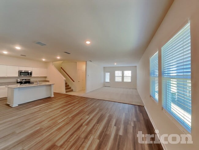 Photo - 306 Nasturtium Wy