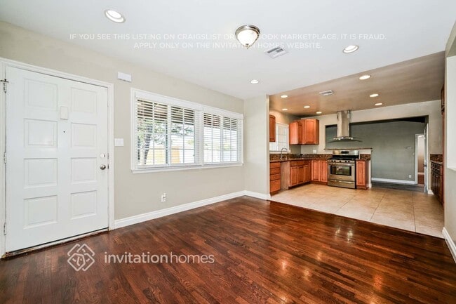 Photo - 7800 Radford Ave