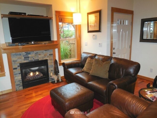 Photo - 1702 E Columbia St