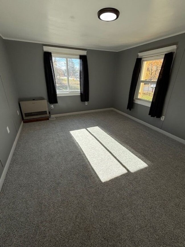 Photo - Beautifully Renovated 2-Bedroom Home – Mod...