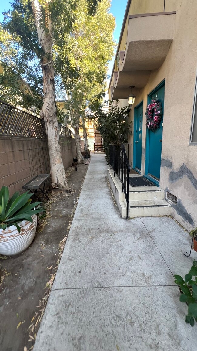 Photo - 3562 Mentone Ave Unidad #2