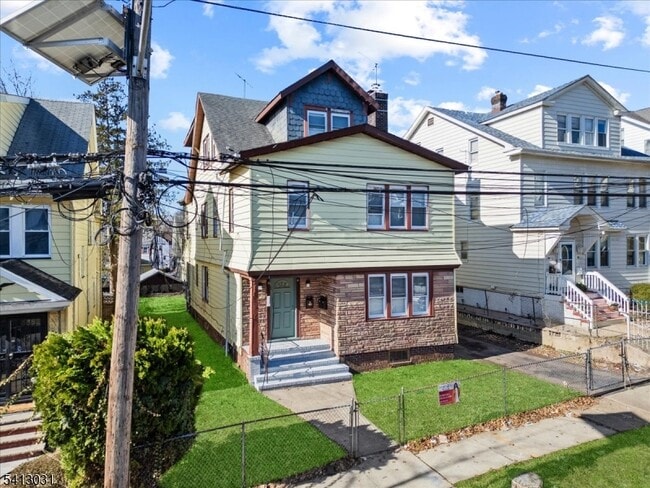 Building Photo - 76 Grumman Ave