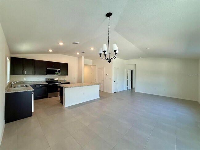 Photo - 20248 Lavender Bloom Loop