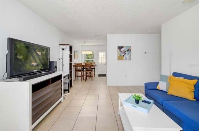 Photo - 4008 Groveland Ave