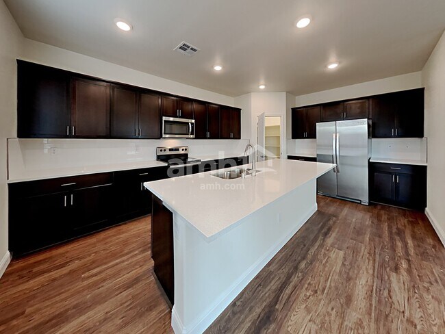 Photo - 703 Terrain Star Ave