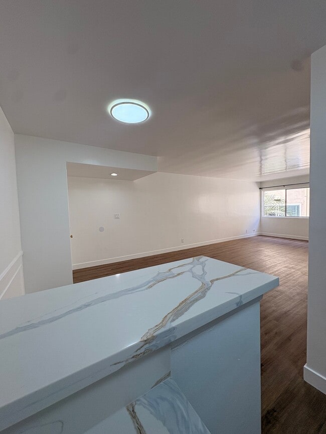 Photo - 1825 N Gramercy Pl Unit 203