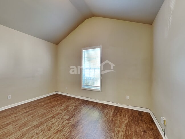 Photo - 5609 Grammercy Dr SW