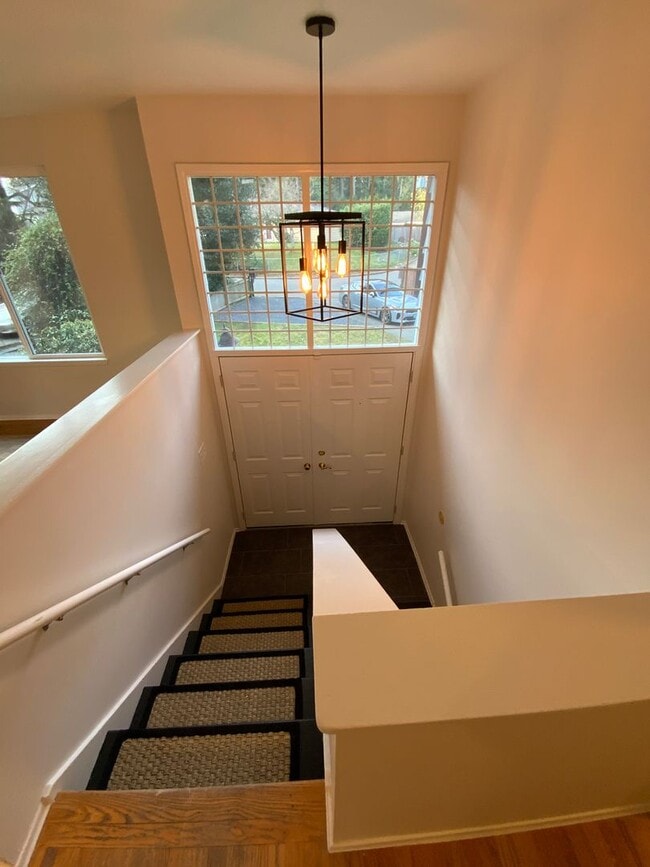 Photo - Extremely Spacious 5bd/2bth Split Level Home!