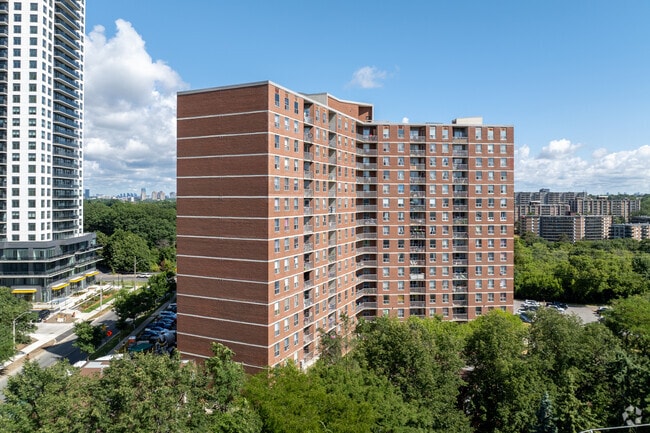 Building Photo - 75 Eastdale Avenue