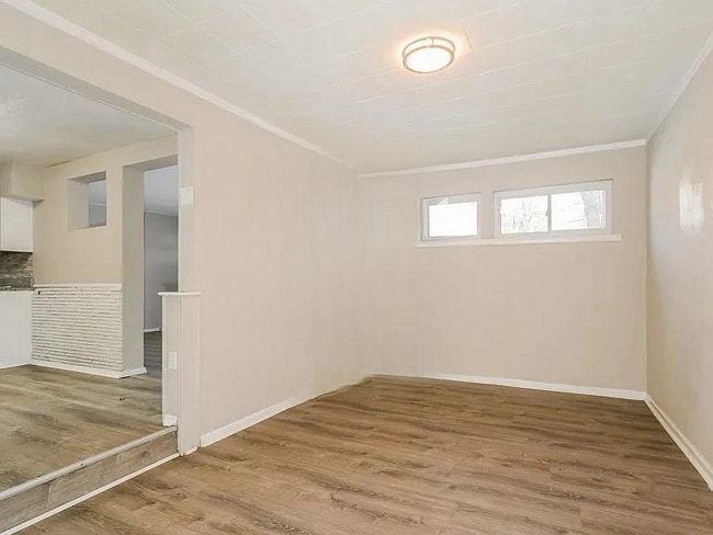 Photo - 24 St Laurence Dr