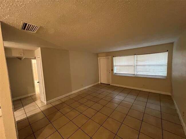 Photo - 5303 NW 24th Ct Unit 46