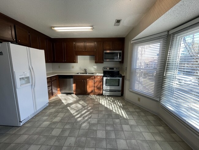 Photo - 6930 Steeplechase Dr NW