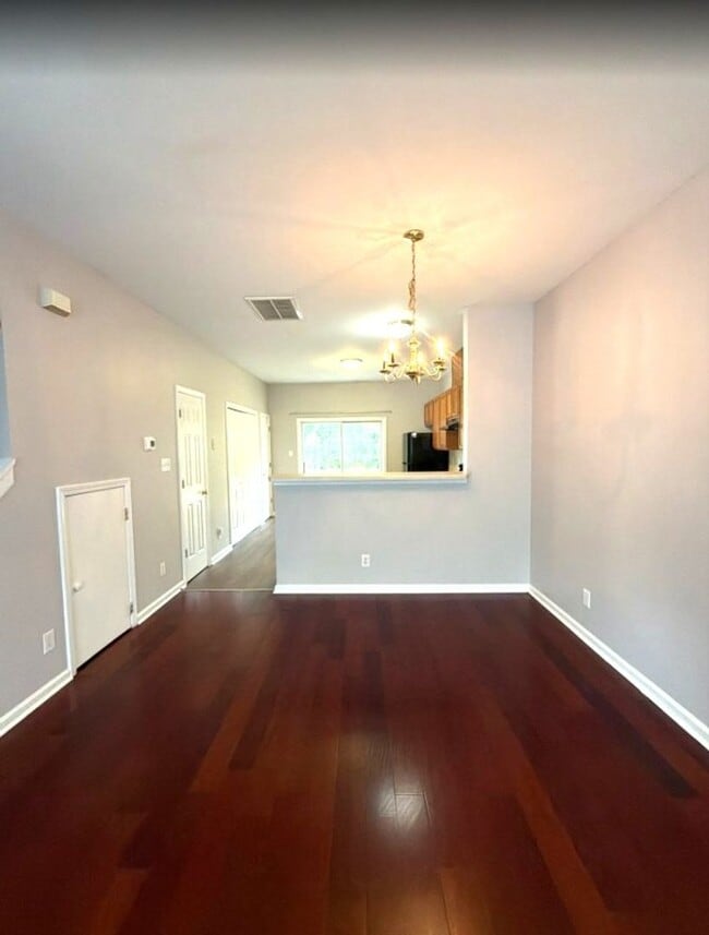 Photo - 4611 Punjab St