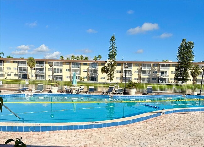 Photo - 2820 NE 201st Terrace Unit F217