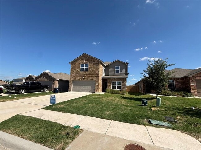 Beautiful 5 Bed 2.5 Bath Home! - Beautiful 5 Bed 2.5 Bath Home!