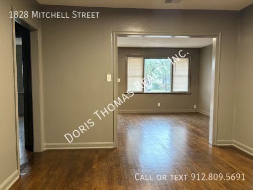 Photo - 1828 Mitchell St